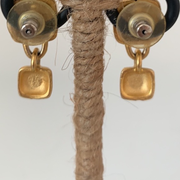 Vintage Brushed gold tone w/faux pearls drop pierced earrings. - Picture 5 of 6